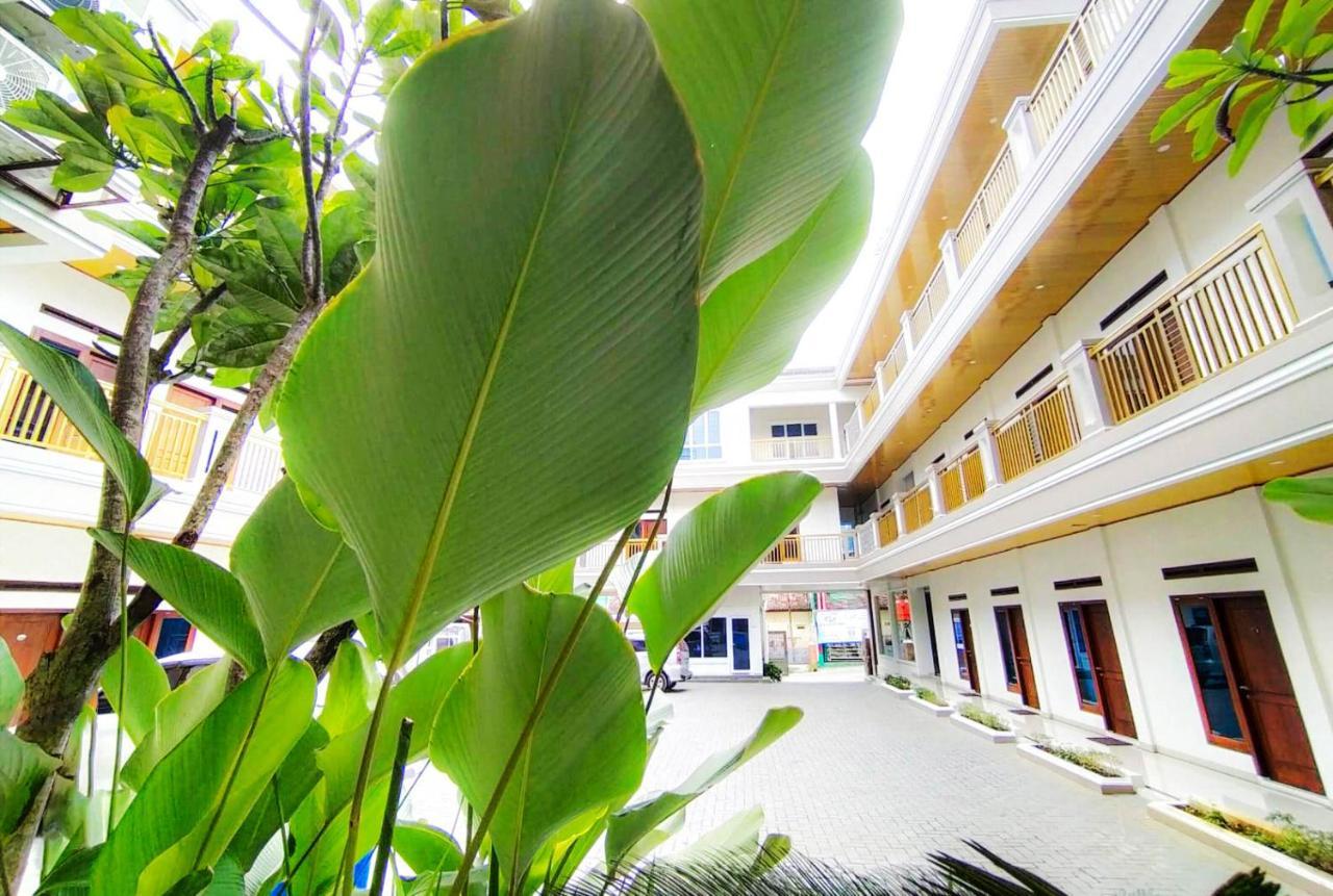 Hometown Residence Bandar Lampung Extérieur photo