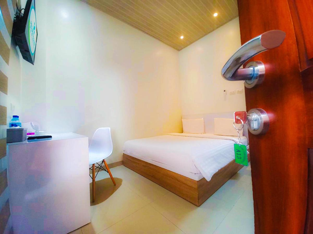 Hometown Residence Bandar Lampung Extérieur photo
