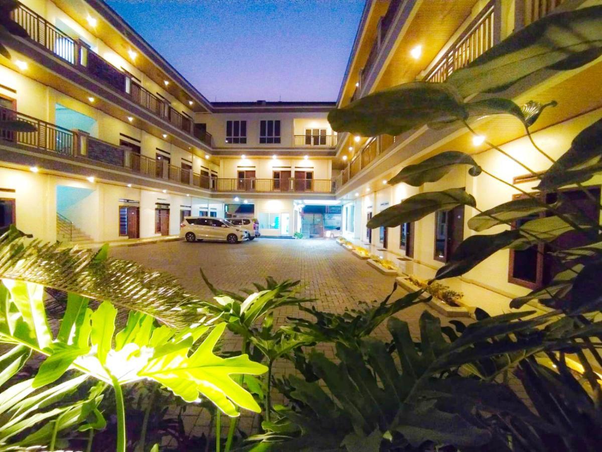 Hometown Residence Bandar Lampung Extérieur photo